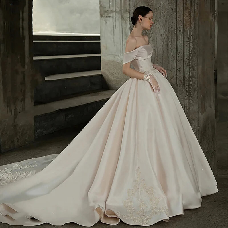 Calcomanía de satén de Pommel elegante y delicado champán, vestido de novia de princesa con hombros descubiertos, vestido de novia personalizado