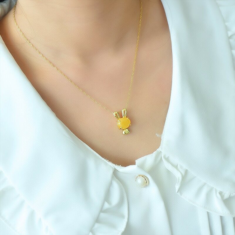 Collier pendentif lapin en ambre naturel pour femme, accessoires de bijoux fins, pierres précieuses de guérison authentiques, ambre de la Baltique