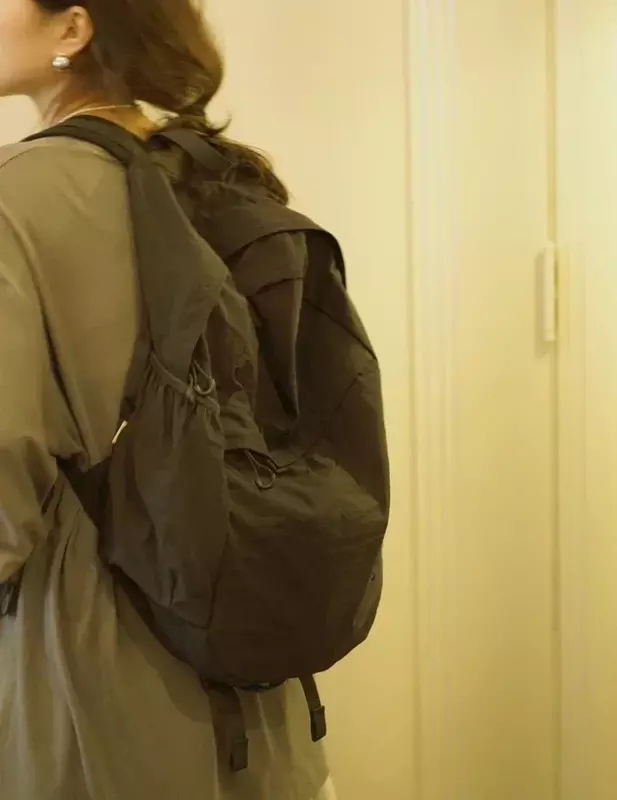 Causal Portable Light Waterproof Nylon Women Men Backpack Outdoors Travel School Laptop Backpacks for Men Women Commuter Daypack