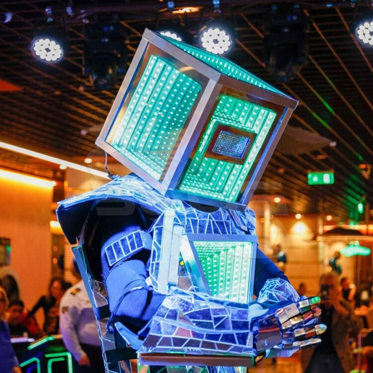 Kostum tampilan Robot cermin LED pertunjukan pesta memakai setelan baju besi warna-warni pakaian pertunjukan klub helm Bar disko