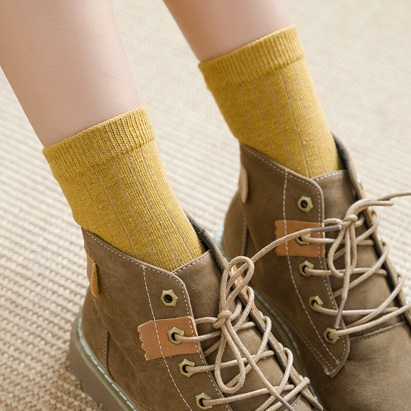 Kaus kaki motif garis-garis untuk wanita, Kaos Kaki model Retro klasik musim semi musim gugur nyaman, kaus kaki katun kasual motif garis-garis warna polos lembut untuk wanita isi 1/10 pasang