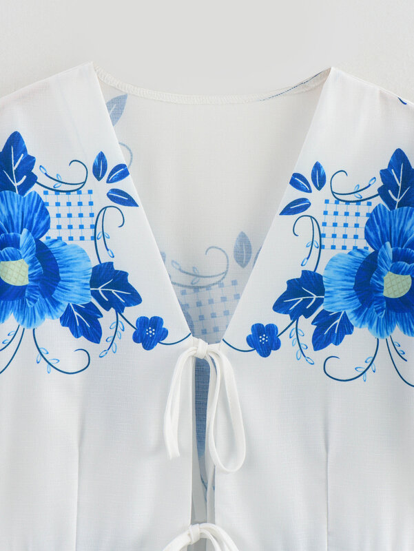 Camiseta con estampado floral para mujer, top corto de lino con cuello en V, camisa retro de manga corta con cordones, top elegante, nueva moda