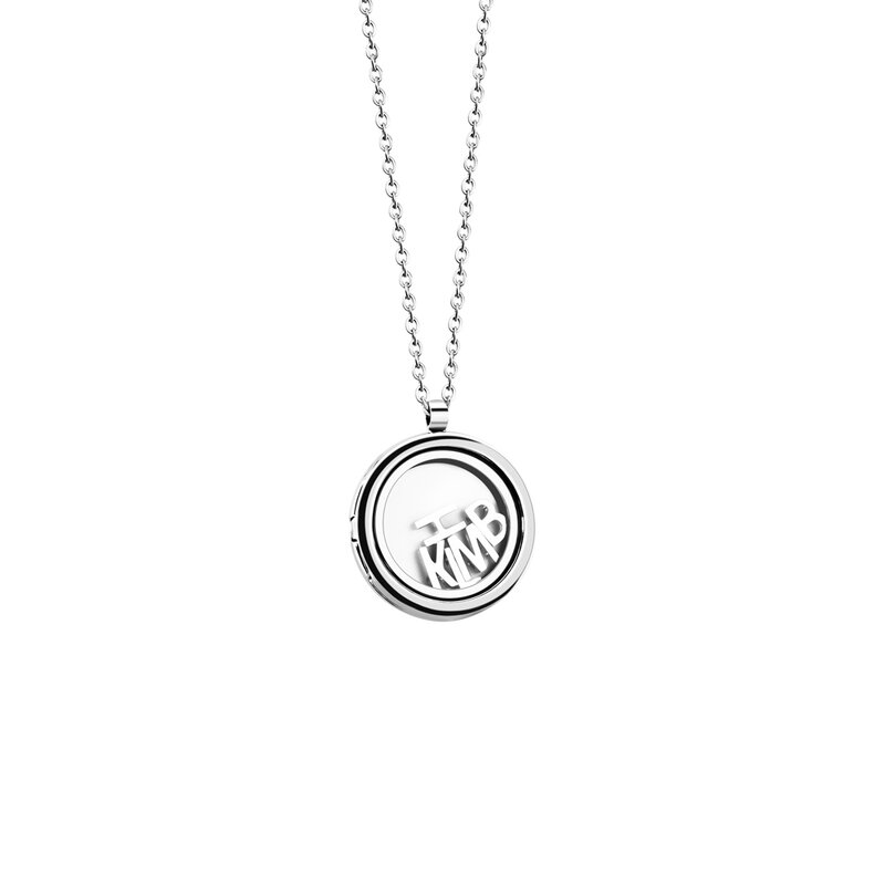 1pc Circle Locket Pendant Necklace with English Initials Metal Women Necklace Personalized Souvenir Gift