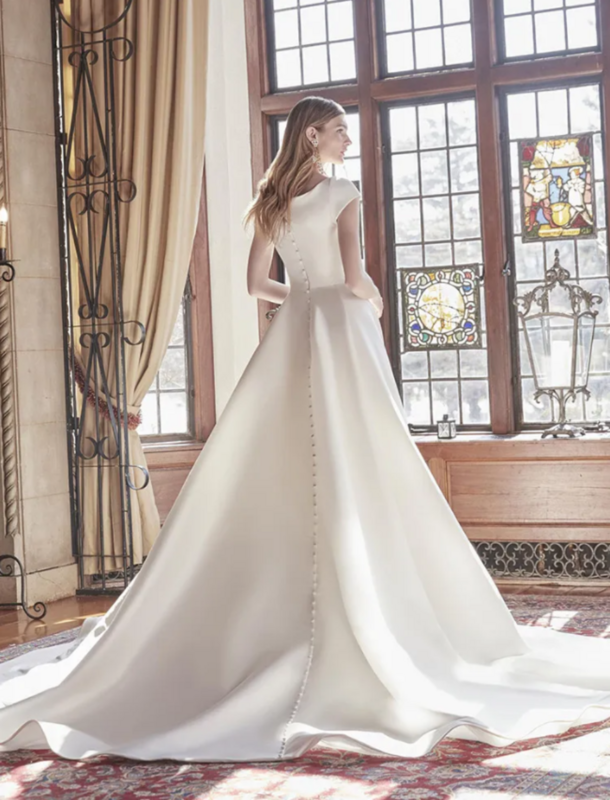 Simple Satin Bridal Gowns Cap Sleeves Sweetheart Neck A-Line Wedding Dress With Buttons Back Elegant Customed Vestidos De Novia