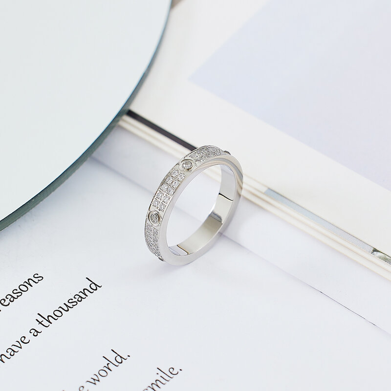 แหวนเหล็กไทเทเนียมคริสตัลเต็มรูปแบบหรูหราชุดแหวนประดับไม่แพ้ชุบทอง18K กันน้ำเหมาะสำหรับ kado pacar ผู้หญิง