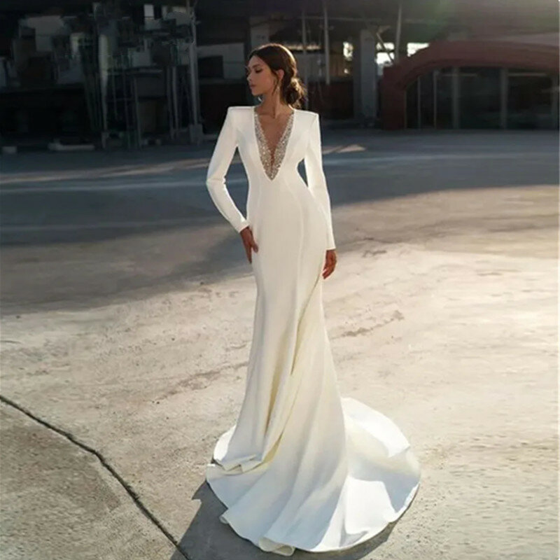 Простое Белое пляжное свадебное платье, атласное свадебное платье с длинным рукавом и шлейфом, соблазнительные Свадебные платья с глубоким V-образным вырезом и бусинами в стиле бохо на молнии