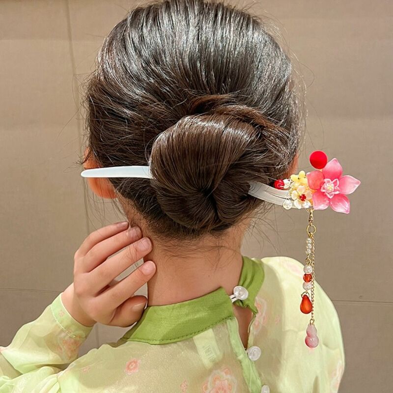W chińskim stylu Hanfu nakrycie głowy kwiatowy frędzel włosów wbija się czerwona spinka do włosów wykwintna kwiatowa do włosów szpilka dziewczyna starożytny styl nakrycie głowy