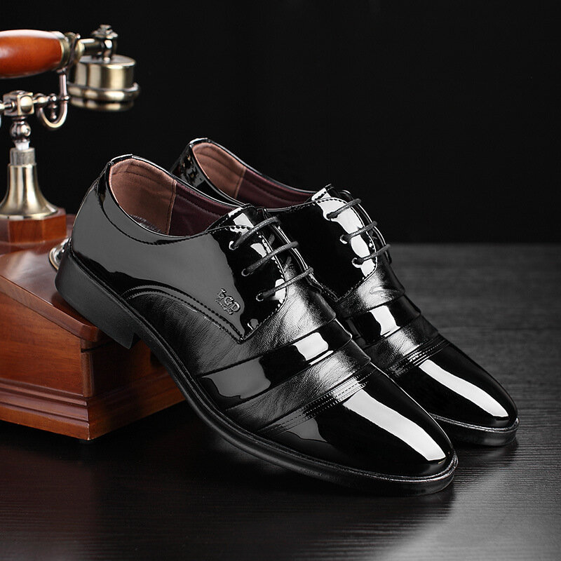 Wiosenny nowy męski buty skórzane wizytowe biznesowy brytyjski wiatr koreański wersja trendu koronka skórzanych butów CB083