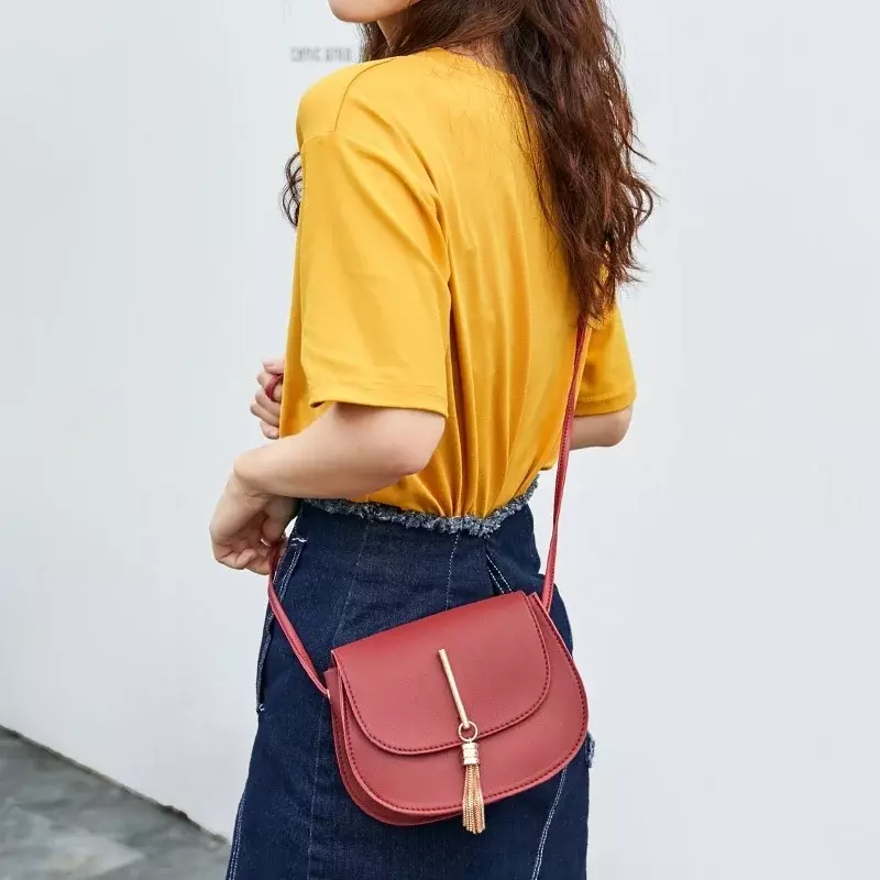 2020 nuova versione coreana nappa piccola borsa a tracolla rotonda borsa a tracolla nappa da donna minimalista in stile straniero retrò