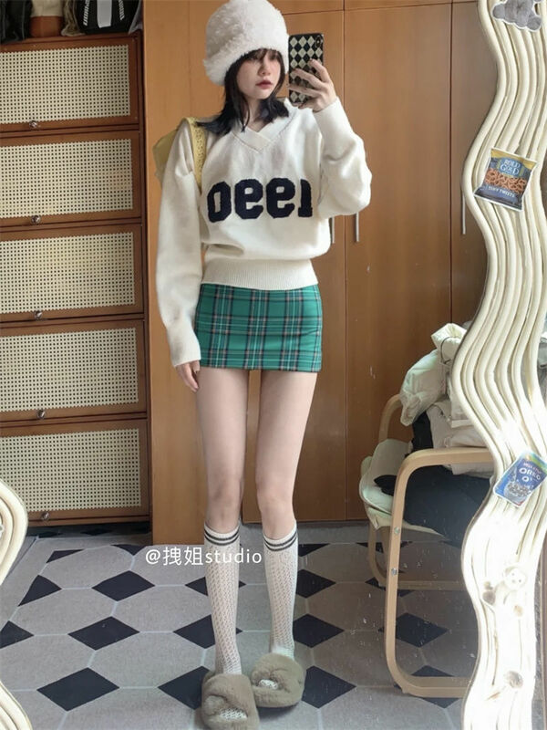 Academia coreana estilo V-Neck malha 2022 Outono carta curta suéter glutinoso macio xadrez envolto Hip meia saia