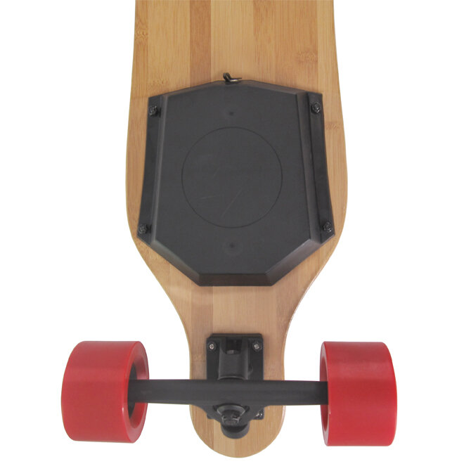 Skateboard elettrico di grande potenza tavola lunga a mani libere per bambini adulti trasmissione a cinghia a quattro ruote motore 900W