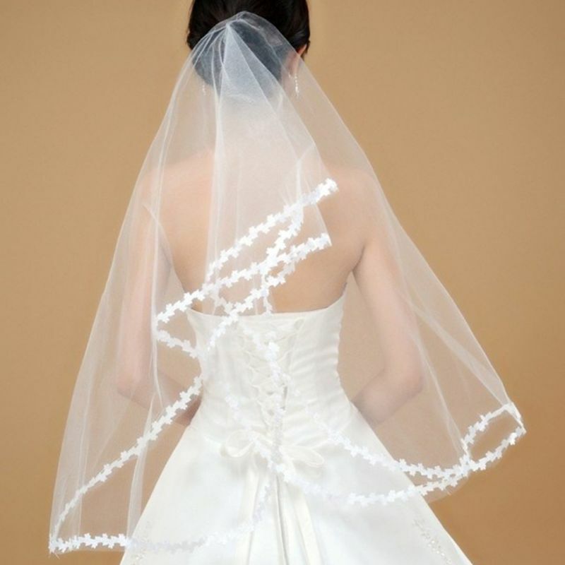 女性用シングルレイヤーショート透明メッシュチュール、白い結婚式のベール、小さな葉のアップリケ、パッチワークトリム、波状のモノクロ、1m