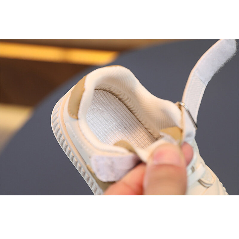 Spring Autumn Kids Shoes Boys Sneakers New Baby Girls Board Shoes Solid Color Infant Soft Leather Shoes First Walkers Anti-slip