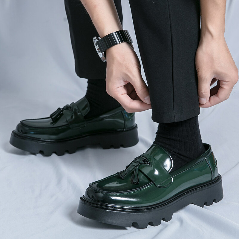 STRONGSHEN sepatu kulit rumbai kasual pria sepatu pantofel hijau Slip On mewah model Platform pakaian bisnis kulit paten