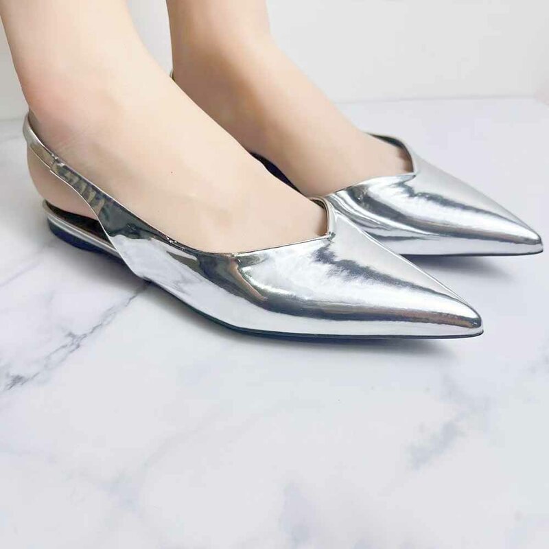 حذاء مدبب مسطح مع تأثير الطلاء الفضي للنساء ، صنادل الموضة ، جديد ،