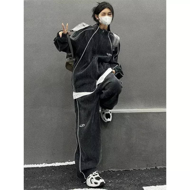 Koreanische Version der High-End-Cord-Sport bekleidung für Paare Retro-Nischen-Strickjacke komplette Kleidung für Männer und Frauen
