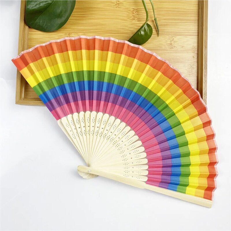 Ventilador dobrável arco-íris para decoração e casamento, 100% novo, basta usá-lo para se esfriar, 23cm, gay