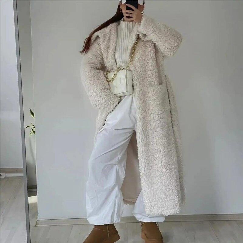Mantel bulu palsu 2023 wanita, pakaian musim dingin wanita, jaket lembut, bulu panjang putih, mantel teddy, pakaian musim dingin untuk wanita