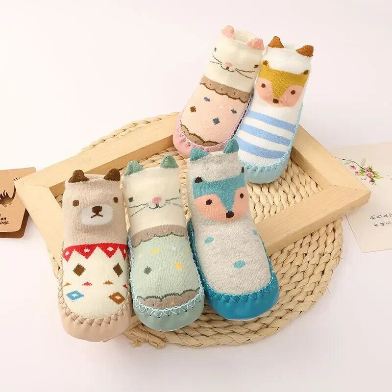 Calcetines de invierno con dibujos de animales para bebé, suave de goma con suela antideslizante, zapatos bonitos para niños y niñas