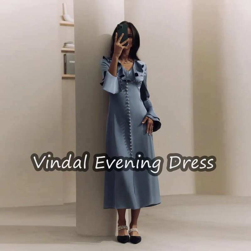 فستان سهرة رسمي برقبة v للنساء ، طول الشاي ، كريب على شكل خط ، كشكشة أنيقة ، حمالة صدر مدمجة ، أكمام طويلة في المملكة العربية السعودية