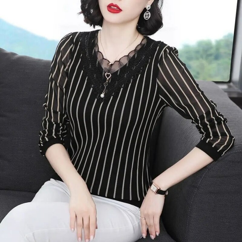 Plush and Thickened New Autumn/Winter Top Lace V-Neck Foreigner Bottom Striped Summer Middle Aged Women Long Sleeve T-shirt Tops