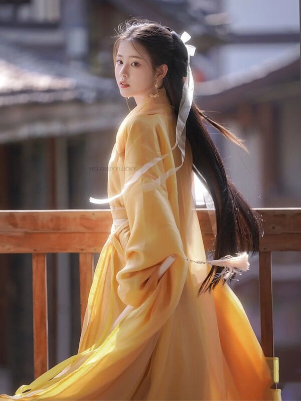 ชุดจีนจีนจีนโบราณสไตล์เว่ย-จินสง่างามแขนกว้างชุดนางฟ้า Hanfu ชุดเต้นรำพื้นบ้านชุดคอสเพลย์ผู้หญิงเทศกาลจีนสีเหลือง