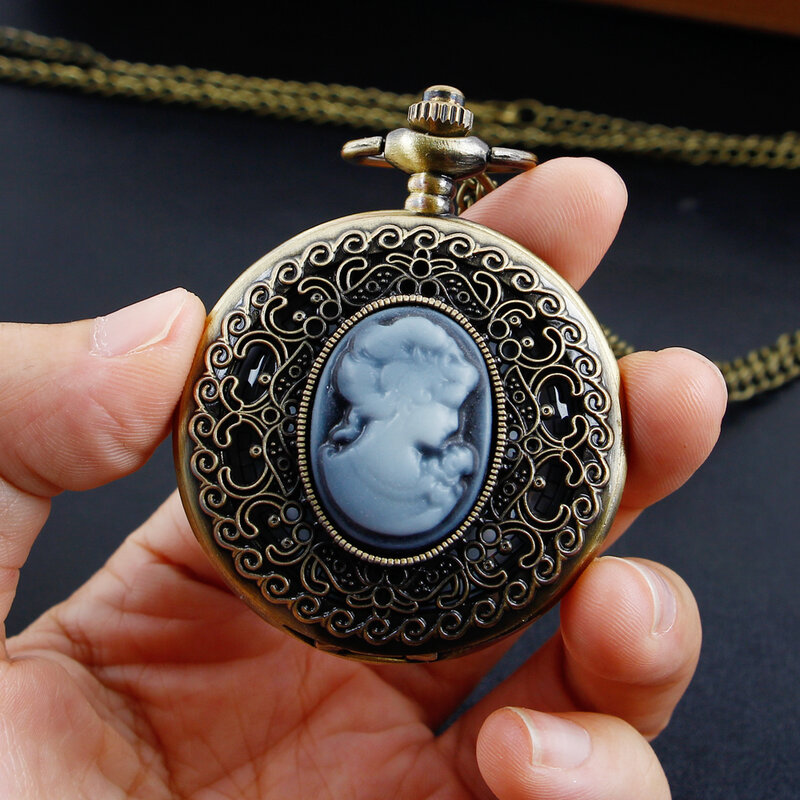 Nova Chegada Bronze Exquisite Oco Dengin Mulheres Vintage Quartz Pocket Watch Colar Pingente Presentes Para Mulheres Ou Homem