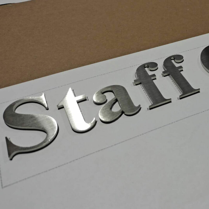 Серебряный, из нержавеющей стали, с плоской огранкой, офисный логотип, коммерческий знак