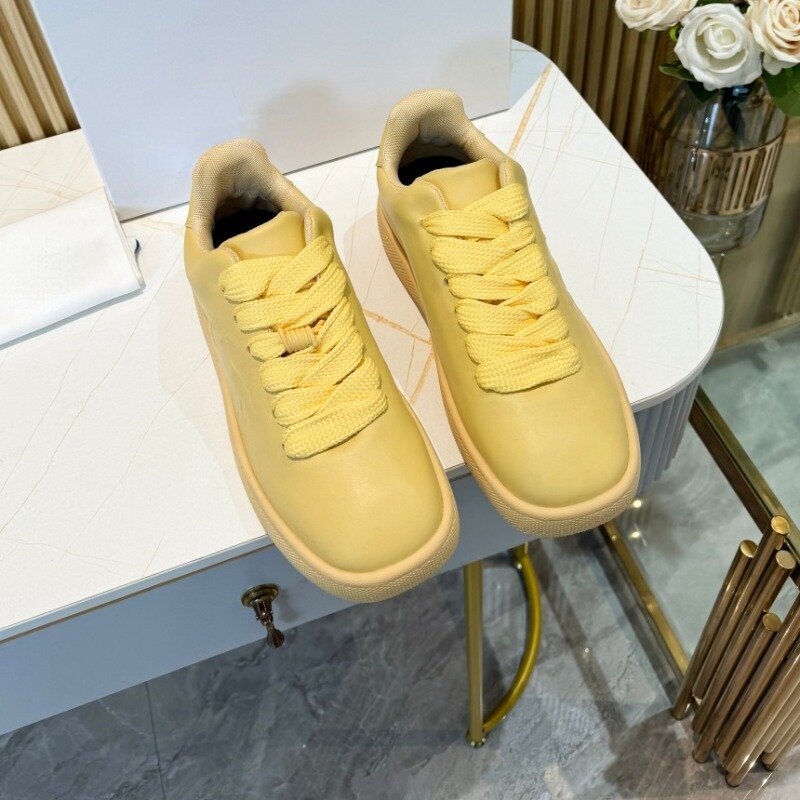 2024 nuove scarpe Casual Unisex in pelle bovina Sneakers da uomo piattaforma in pelle scarpe da donna nero blu giallo scarpe sportive