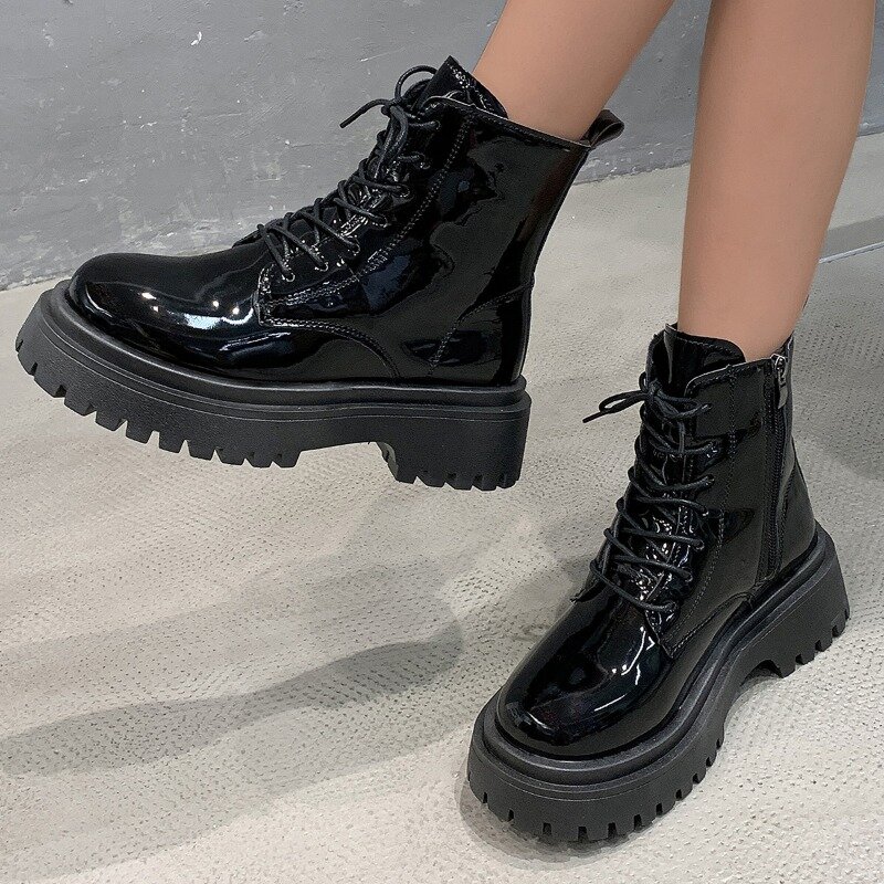 2024Plus Size buty na platformie dla kobiet na zimę i aksamitne boczne buty damskie botki czarne damskie buty motocyklowe