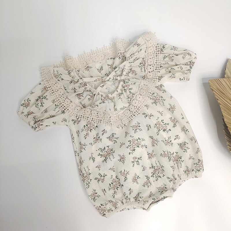 Macacão de manga longa floral vintage infantil, roupas doces para bebê, macacão bonito de renda com chapéu, infantil coreano, 2 peças