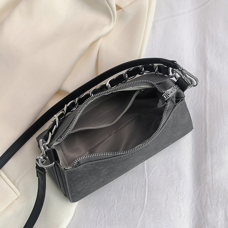 Tas bahu segitiga kulit PU wanita, tas tangan kasual rantai selempang pegangan atas desain perca modis