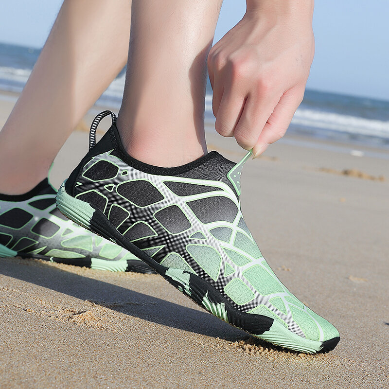 Sapatos rasos ao ar livre para homens e mulheres, sapatos de natação de praia multiuso, pé à prova de arranhões, nova tendência