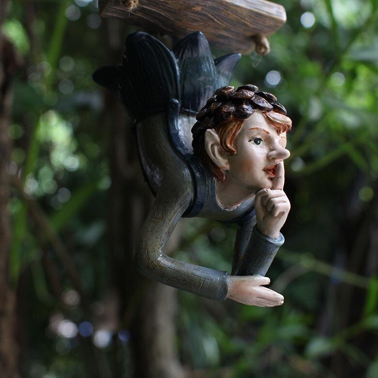 New Garden Decoração Outdoor Pendurado Estátua Fairy Garden Elf Boy Swinging Escultura Resina Figurine Árvore Ornamento para Casa
