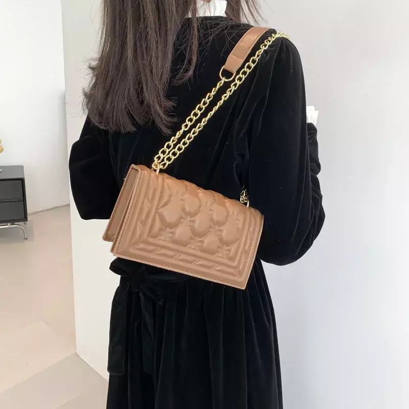 Solid Color Elegant Simple and Fashionable Handbag 2024 Early Spring New All-Match Retro Commuter Small Square Bag for Women
