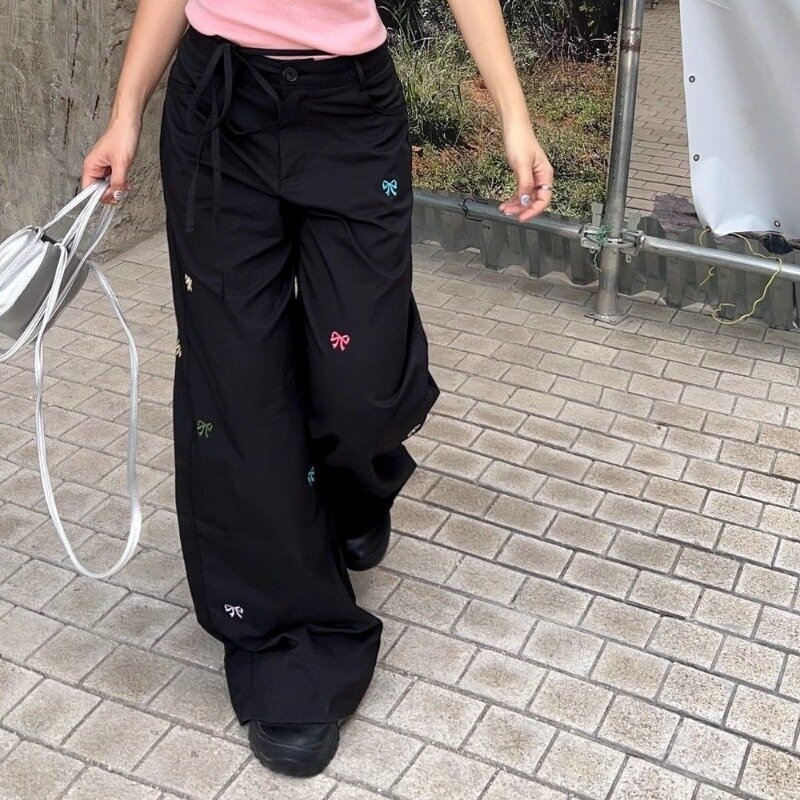 QWeek กางเกงคาร์โก้สไตล์วินเทจสำหรับผู้หญิง, กางเกงขายาวสีดำปักลายสไตล์ฮาราจูกุทรงหลวมสไตล์เกาหลีแฟชั่นสตรีทแวร์ขากว้าง