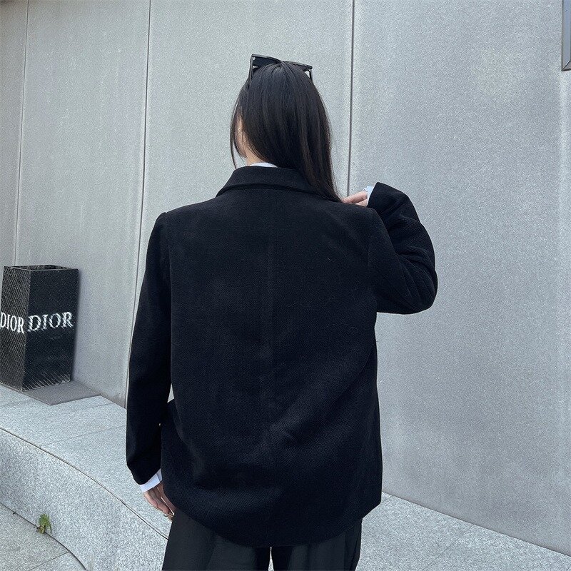 Schwarze Anzug jacke für Frauen im Herbst asymmetrischer Riemen Design Split Cut Frauen Blazer Anzug
