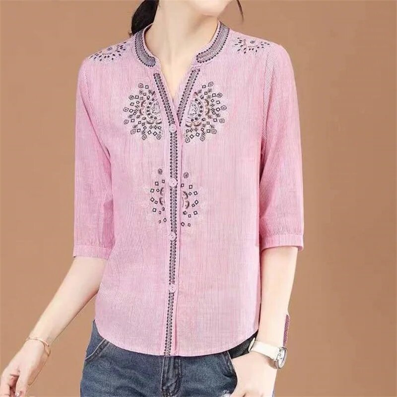 Camisa de lino y algodón para mujer, blusa fina informal de manga tres cuartos, bordada, elegante, coreana, combina con todo, novedad de verano