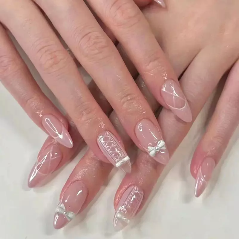 Wstążka z kokardką Perłowe cyrkonie Love Heart Press on Nails Japoński koreański kształt migdału Różowy sztuczny paznokieć Odpinany sztuczny paznokieć artystyczny