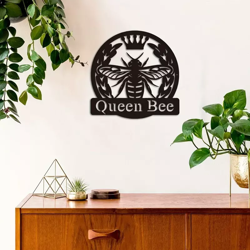 Bee Queen Monogram Metal Wall Hanging Sign Perfect Wall Art Decor per il tuo Patio giardino o regalo di inaugurazione della casa Art wall deco