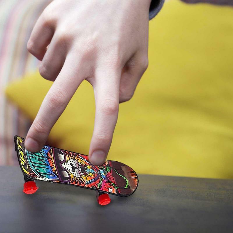 Mini Chic Finger Skateboards Outside Skate Boards Finger Board Game Toys For Kids Teen Adult Finger Skater Party Favor