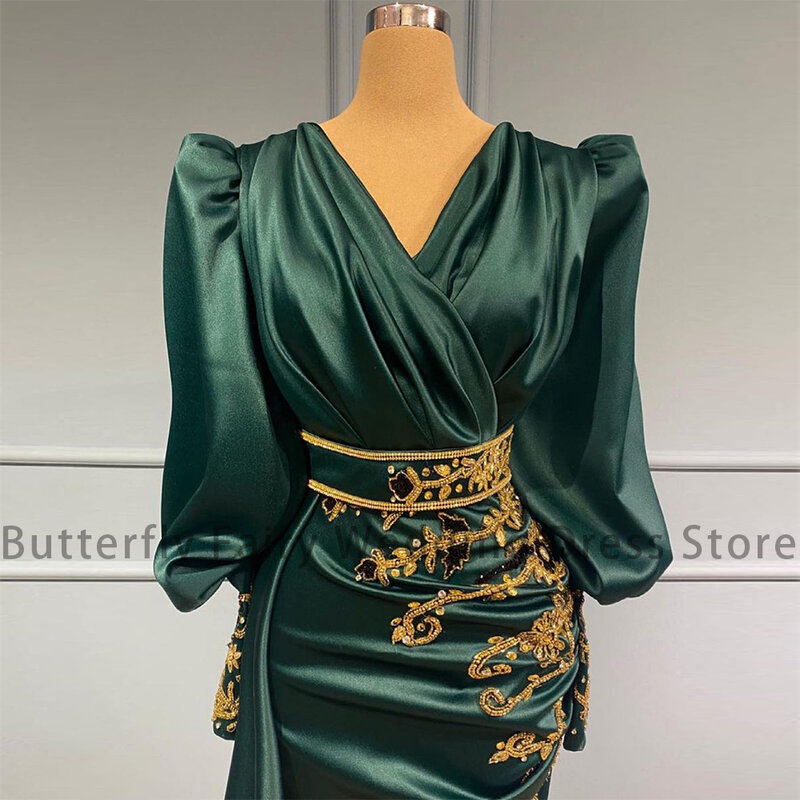 2023 grüne Meerjungfrau Abendkleider Gold Aufkleber Langarm sexy V-Ausschnitt Prinzessin Ballkleider Satin plissiert formale Strand party Robe