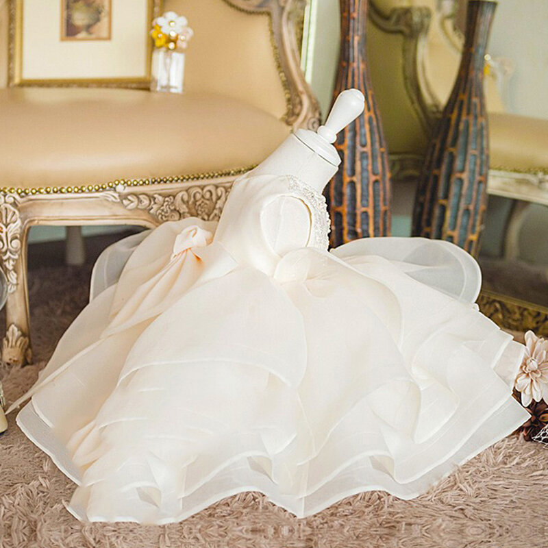 2024 biała sukienka gospodarz elegancka z wycięciem sukienki dla dziewczynek kwiatowa dla dziewczynek księżniczka luksusowa suknia na przyjęcie urodzinowe z satynowa kokarda
