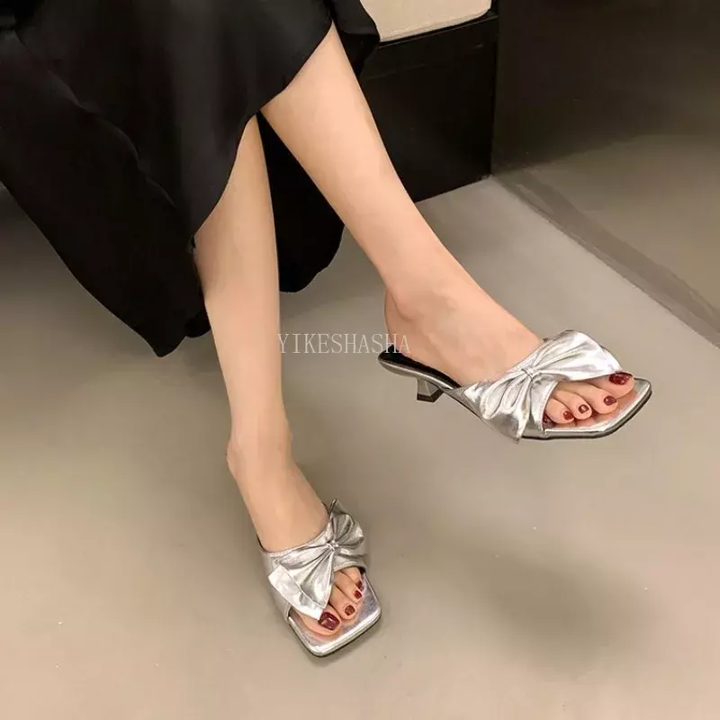 Pantofole Sexy estive 2024 donne tacco fiocco sandalo con tacco alto trascina fuori comode scarpe Casual da donna tacchi alti