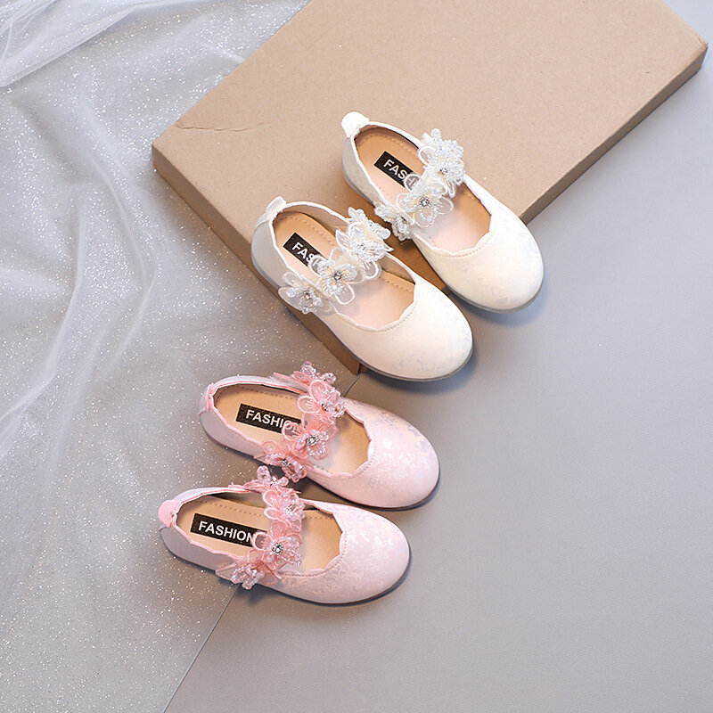 Dziewczęce słodkie skórzane buty dla dzieci koreańskie modne błyszczące kryształki buty księżniczki na wesele dla dzieci uroczy kwiat buty do tańca