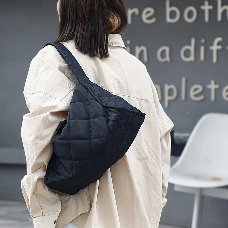حقائب قماش نايلون سوداء للنساء ، شعرية ماسية ، حقيبة يد مصممة فاخرة ، محافظ كتف ، سعة كبيرة ، موضة جديدة ،