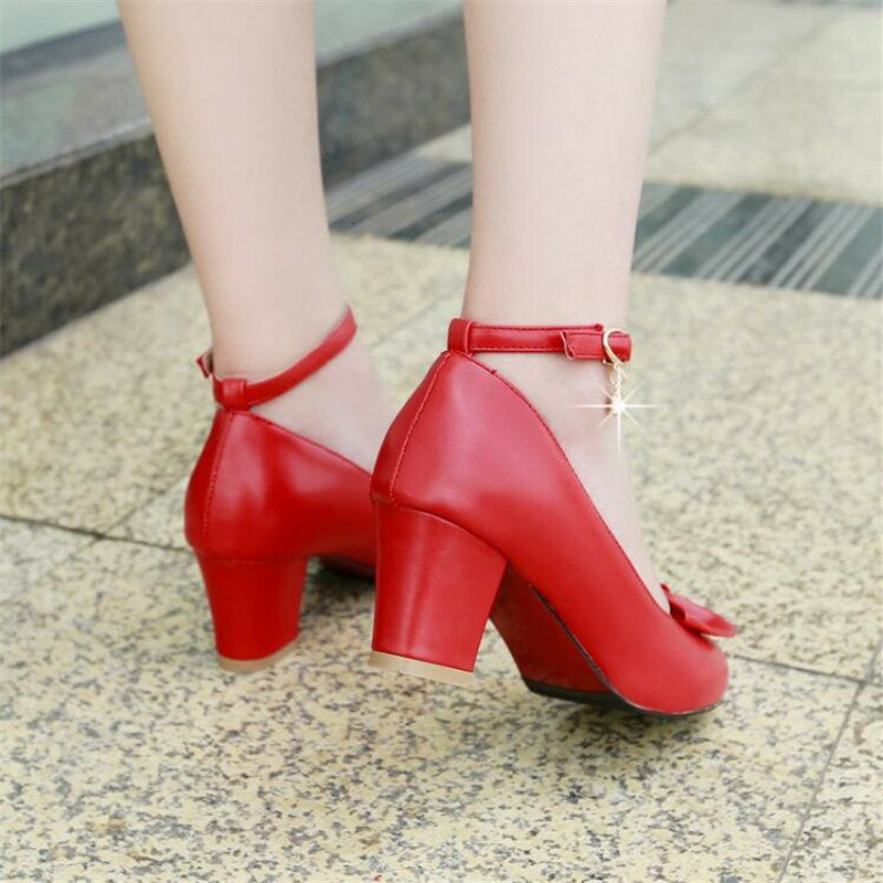รองเท้าส้นตึกสำหรับเด็กผู้หญิง, รองเท้าส้นเตี้ยมีสายรัดข้อเท้ารองเท้ารองเท้าส้นสูงตัน6ซม. สีแดงสีดำสำหรับงานแต่งสำนักงานฤดูใบไม้ผลิ