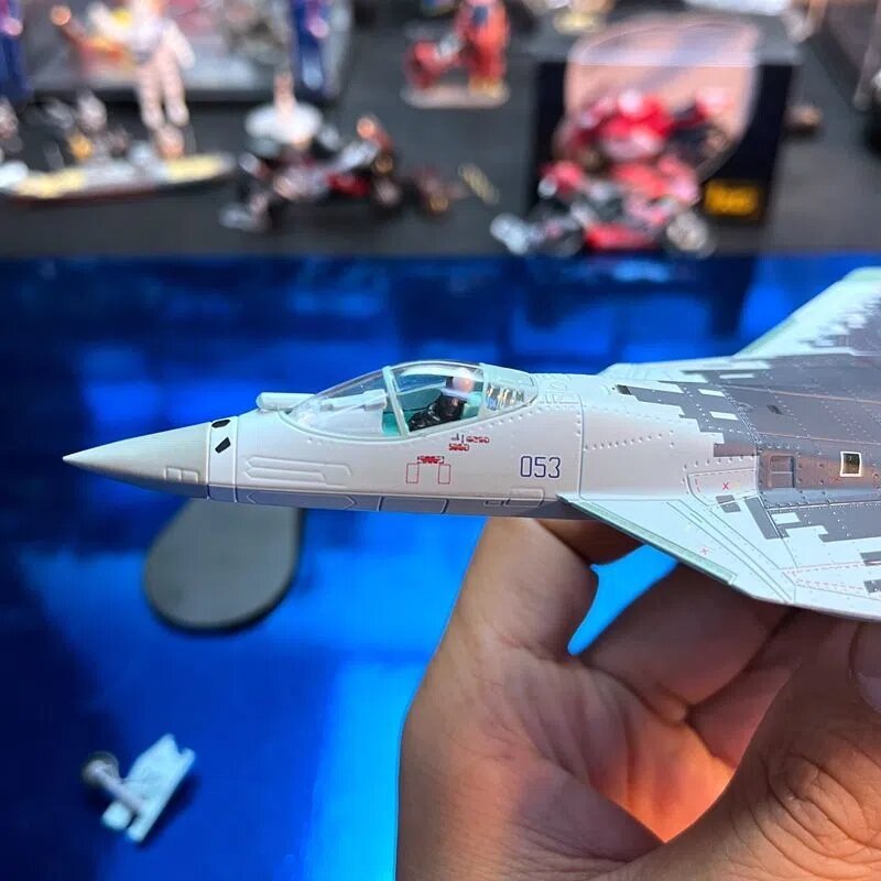 Alloy Aircraft Russian SU-57 Fighter Jet Finished Metal Model With Interchangeable Wheels With Stand Airplane Model Hobby