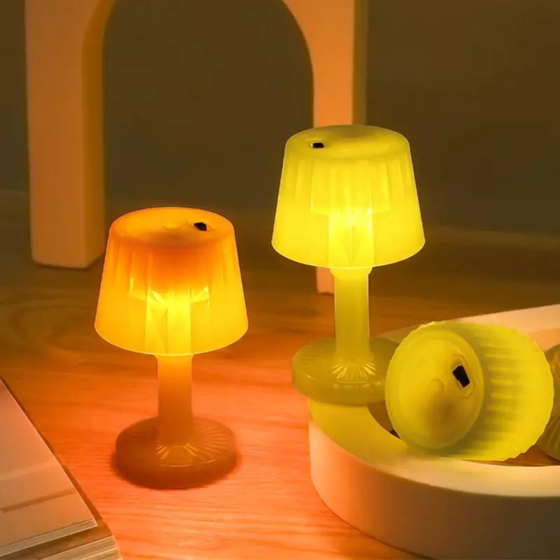 Mini luce notturna a LED piccola lampada da scrivania lampada da lettura alimentata a batteria lampada da scrivania portatile per ufficio a casa lampada per la decorazione della camera da letto