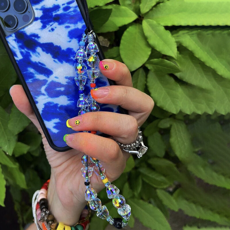 HERLOOK Kpop-Perles de verre colorées pour téléphone, bracelet à breloques pour téléphone, lanière pour téléphone portable, bijoux